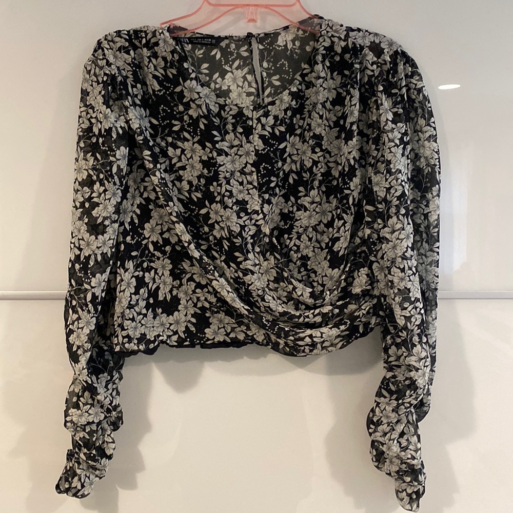 ZARA Cropped blouse Sz L